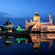 Sultan Omar Ali Saifuddin Mosque – Brunei
